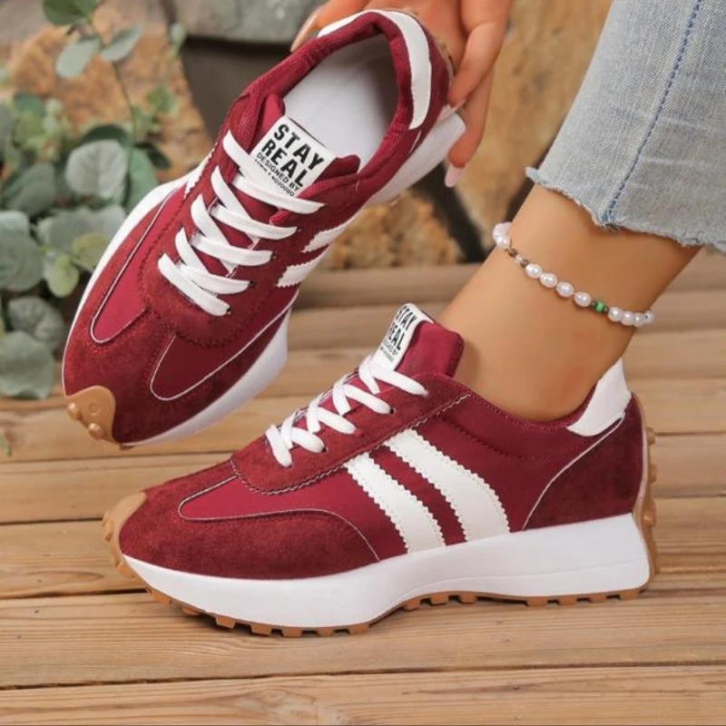 Nova | Zapatillas retro con plataforma en ante verde