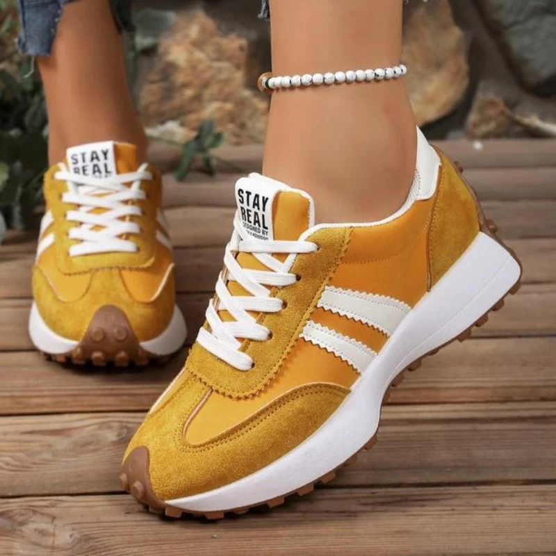 Nova | Zapatillas retro con plataforma en ante verde