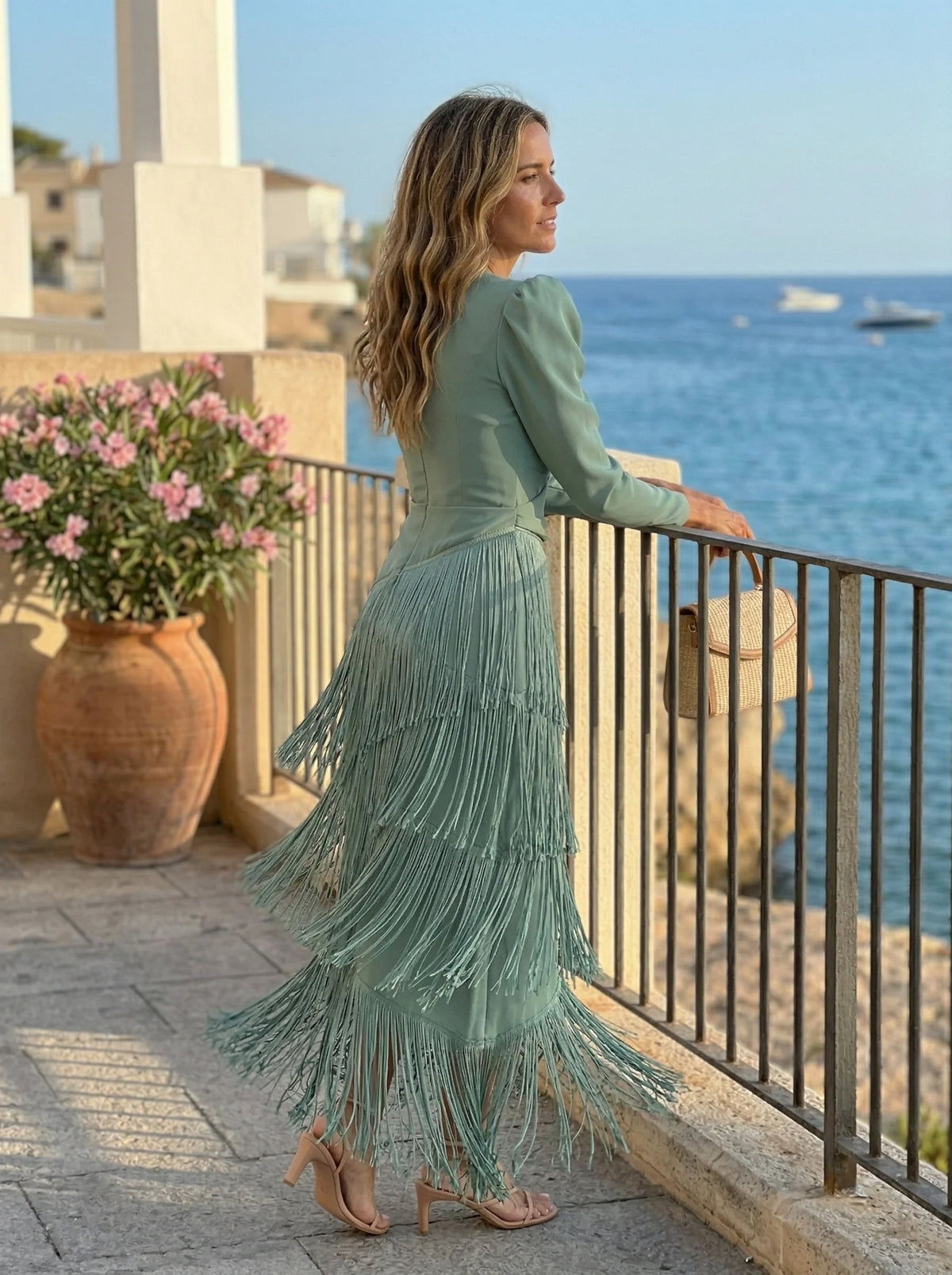 Adriana | Vestido con flecos y escote en V